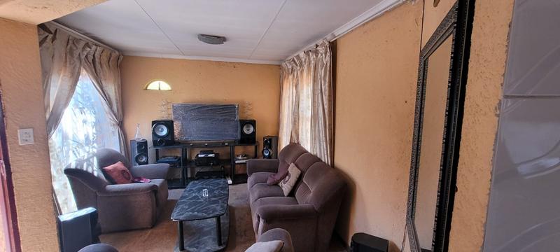 2 Bedroom Property for Sale in Soshanguve WW Gauteng