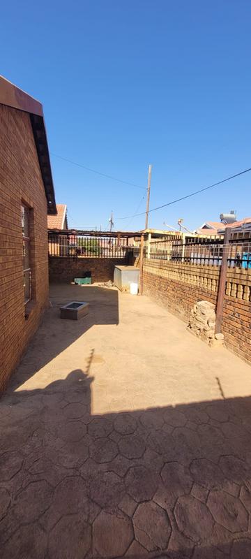 2 Bedroom Property for Sale in Soshanguve WW Gauteng