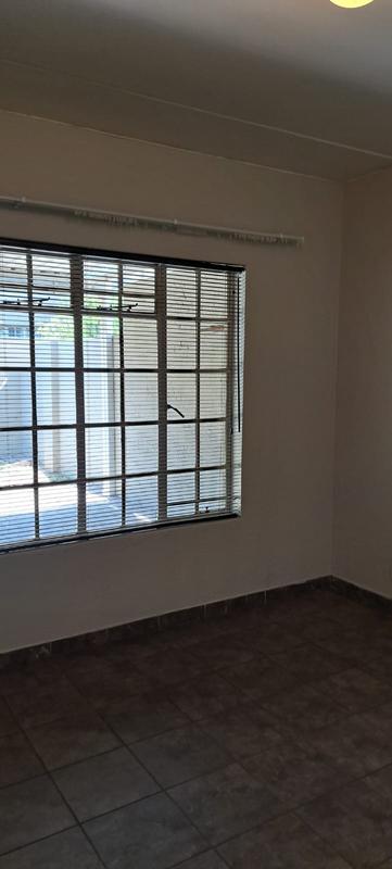 To Let 2 Bedroom Property for Rent in Freeway Park Gauteng