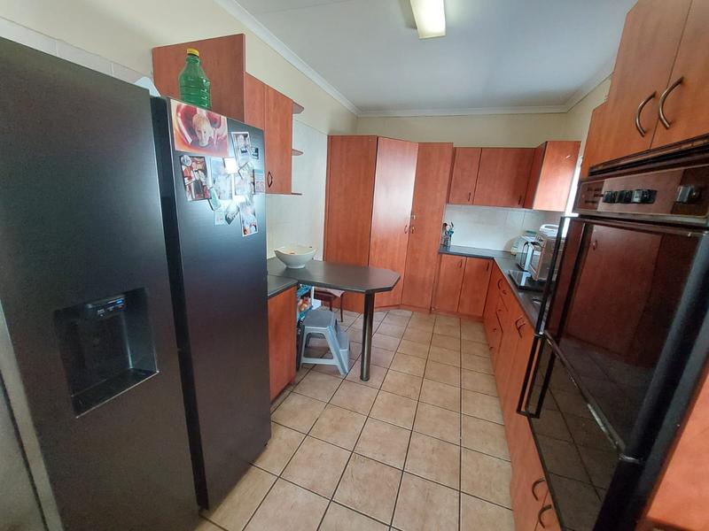 To Let 3 Bedroom Property for Rent in Sylviavale Gauteng