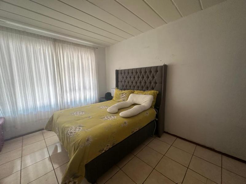 To Let 2 Bedroom Property for Rent in Florida Gauteng