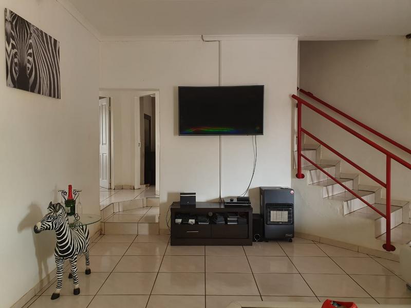 4 Bedroom Property for Sale in Amandasig Gauteng