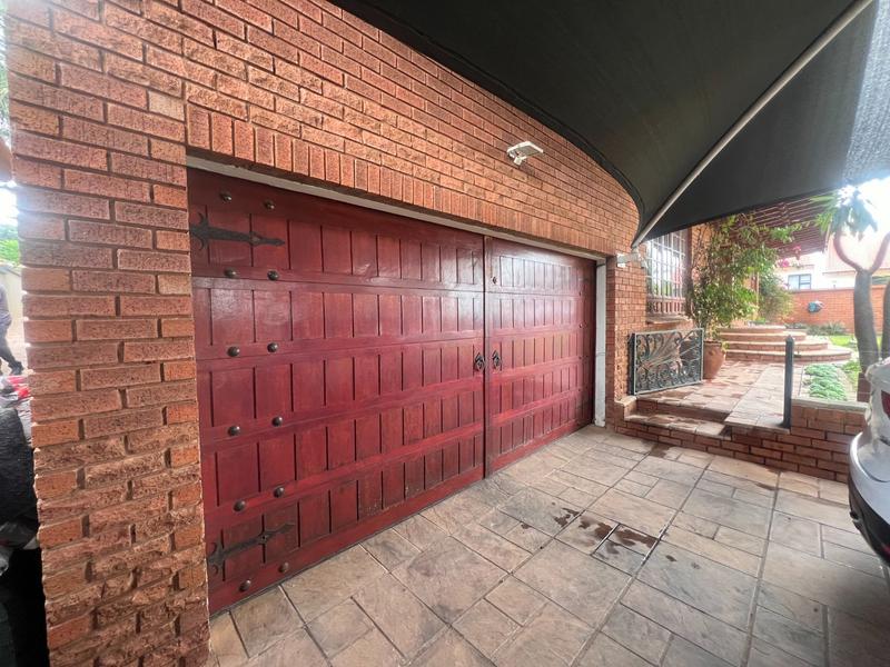 6 Bedroom Property for Sale in Amandasig Gauteng