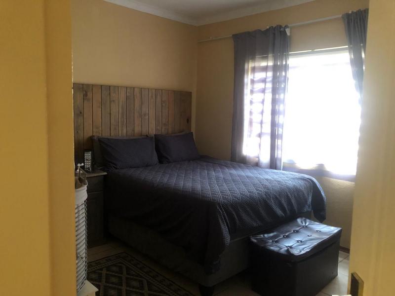 2 Bedroom Property for Sale in Hesteapark Gauteng