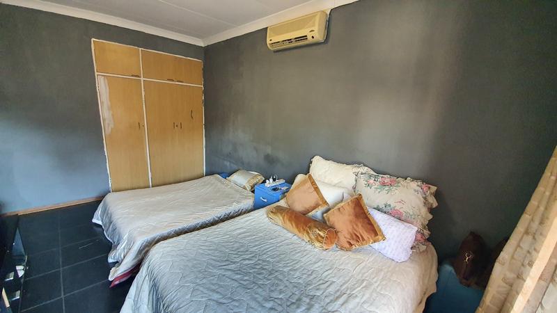 4 Bedroom Property for Sale in Karenpark Gauteng