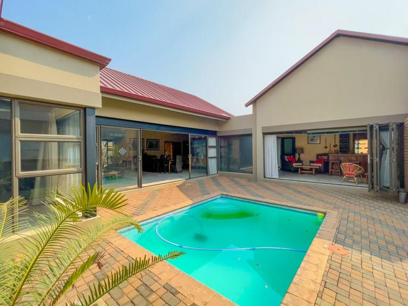 5 Bedroom Property for Sale in Midstream Ridge Gauteng