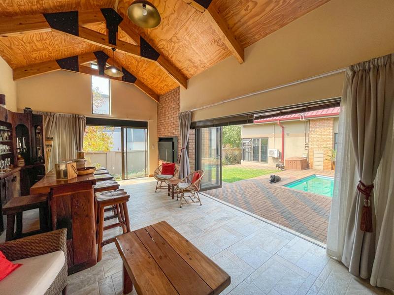 5 Bedroom Property for Sale in Midstream Ridge Gauteng