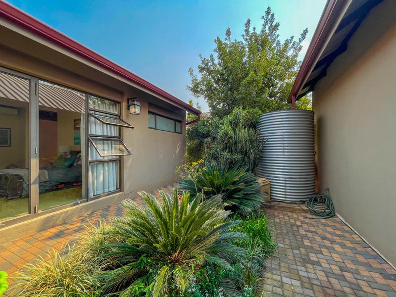 5 Bedroom Property for Sale in Midstream Ridge Gauteng