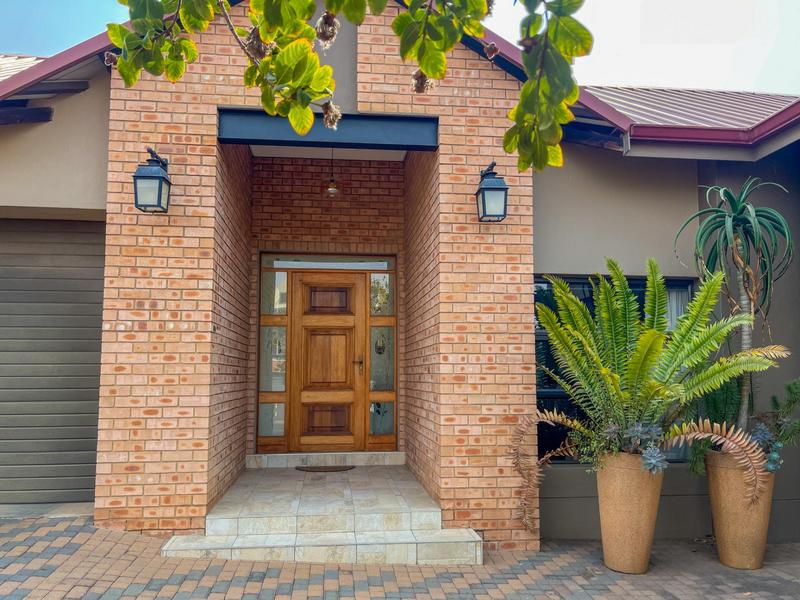 5 Bedroom Property for Sale in Midstream Ridge Gauteng