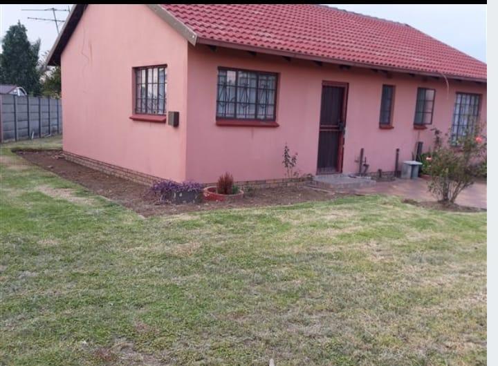 3 Bedroom Property for Sale in Windmill Park Gauteng