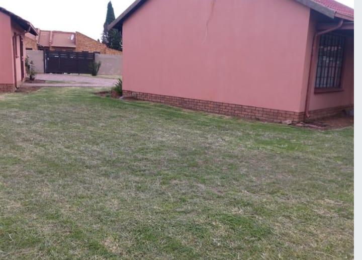 3 Bedroom Property for Sale in Windmill Park Gauteng