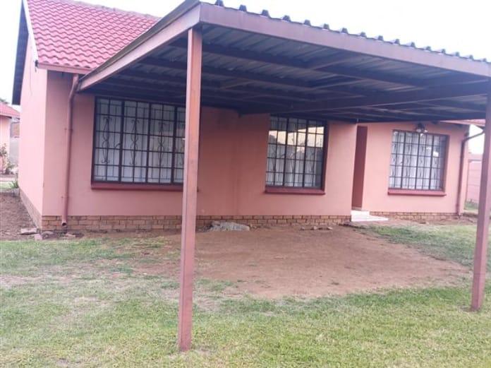 3 Bedroom Property for Sale in Windmill Park Gauteng