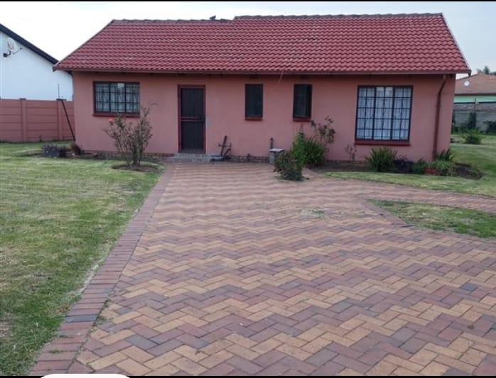 3 Bedroom Property for Sale in Windmill Park Gauteng