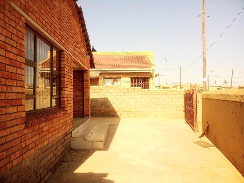 3 Bedroom Property for Sale in Naledi Gauteng