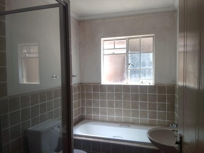 To Let 2 Bedroom Property for Rent in Meredale Gauteng