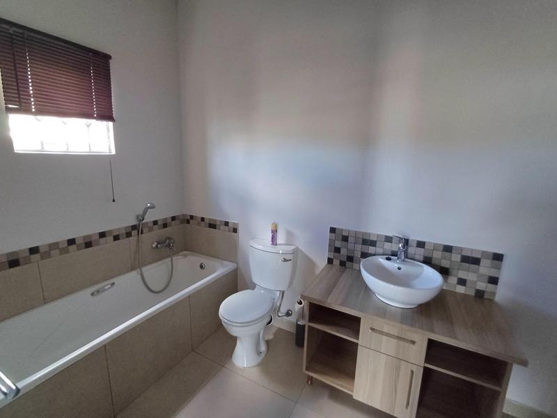 To Let 3 Bedroom Property for Rent in Blue Hills Gauteng