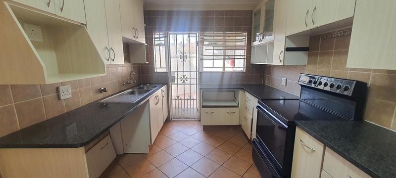 To Let 3 Bedroom Property for Rent in Ferndale Gauteng