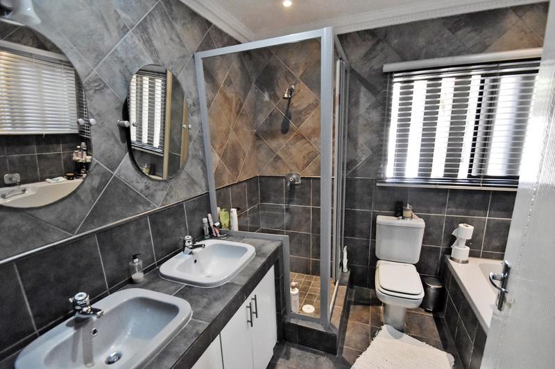 4 Bedroom Property for Sale in Morningside Gauteng