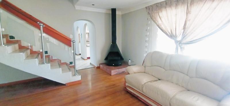 5 Bedroom Property for Sale in Moreleta Park Gauteng