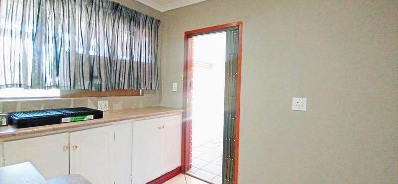 5 Bedroom Property for Sale in Moreleta Park Gauteng