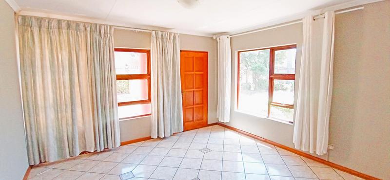 5 Bedroom Property for Sale in Moreleta Park Gauteng