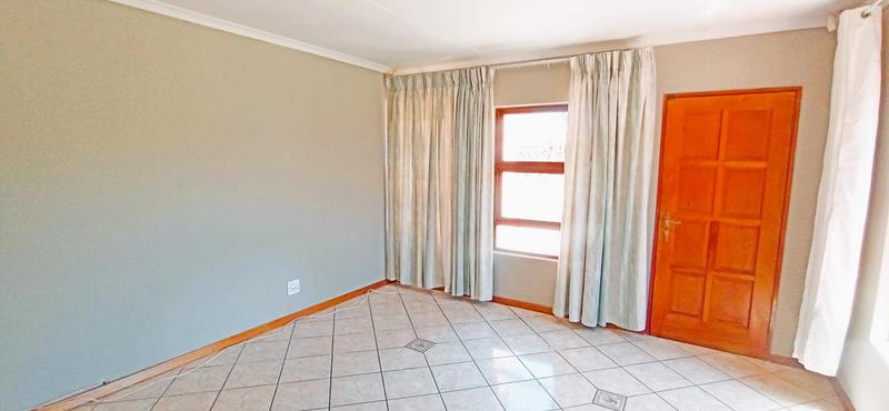 5 Bedroom Property for Sale in Moreleta Park Gauteng