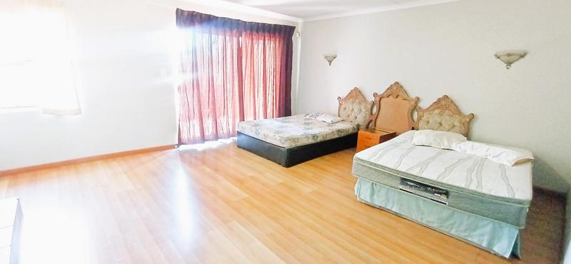 5 Bedroom Property for Sale in Moreleta Park Gauteng