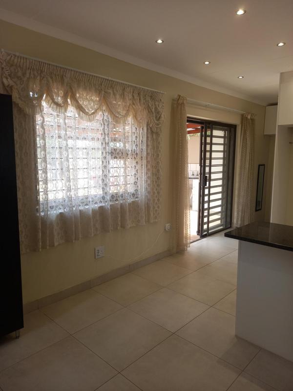 To Let 1 Bedroom Property for Rent in Linden Gauteng