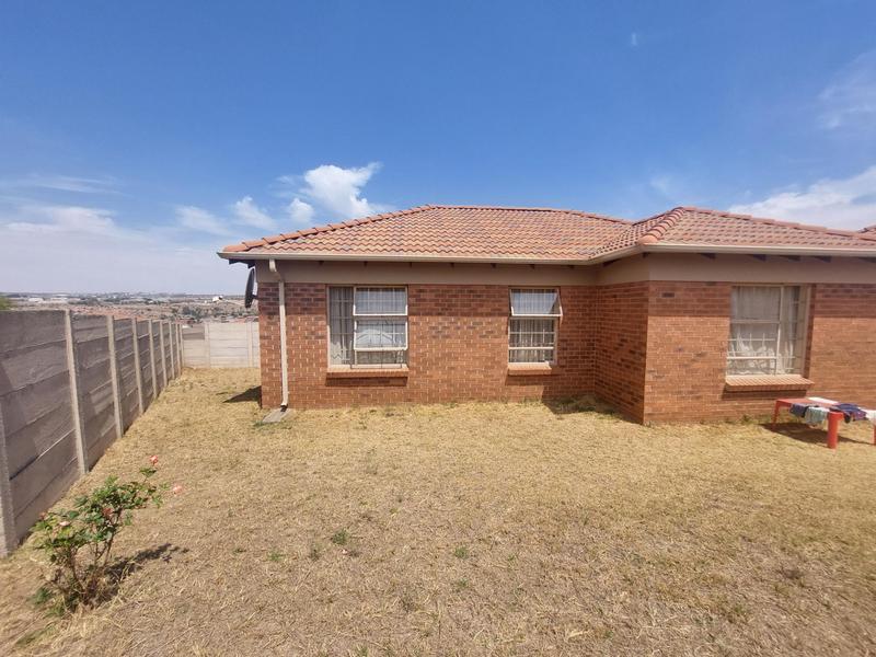 3 Bedroom Property for Sale in Thatch Hill Estate Gauteng