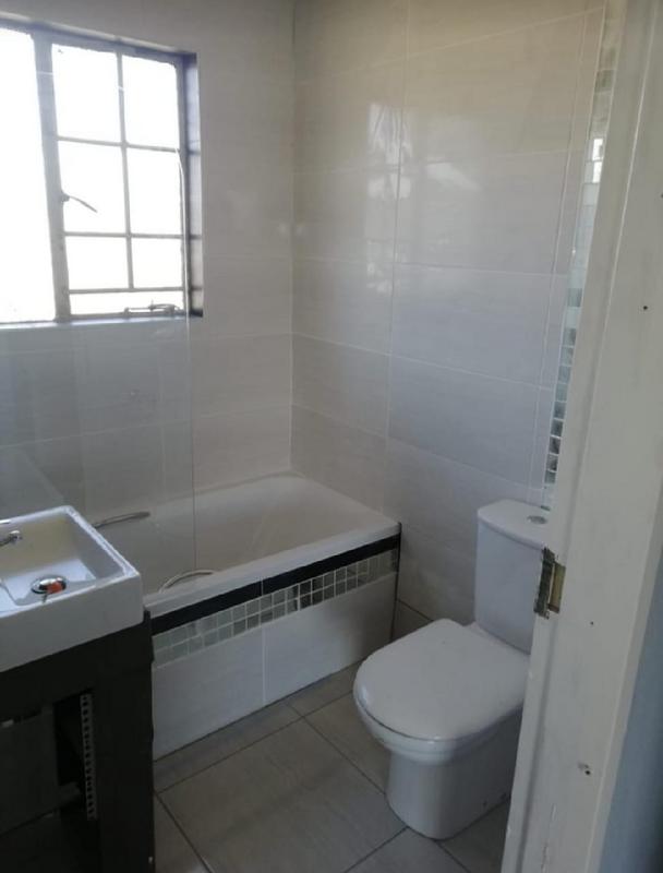 To Let 2 Bedroom Property for Rent in Van Riebeeck Park Gauteng