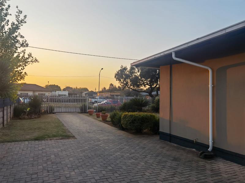 To Let 3 Bedroom Property for Rent in Casseldale Gauteng