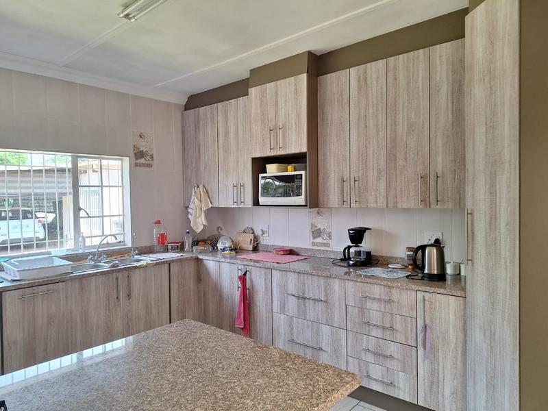 To Let 3 Bedroom Property for Rent in Rowhill Gauteng