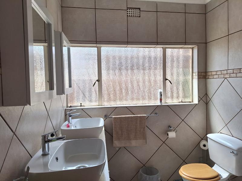 To Let 3 Bedroom Property for Rent in Rowhill Gauteng