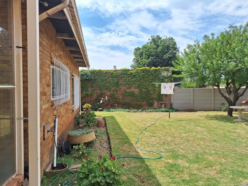 To Let 3 Bedroom Property for Rent in Rowhill Gauteng