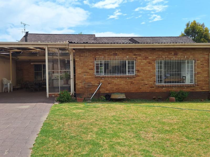 To Let 3 Bedroom Property for Rent in Rowhill Gauteng