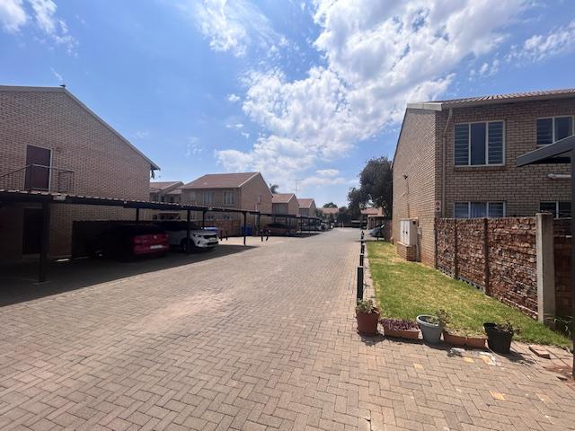 3 Bedroom Property for Sale in Willow Park Manor Gauteng