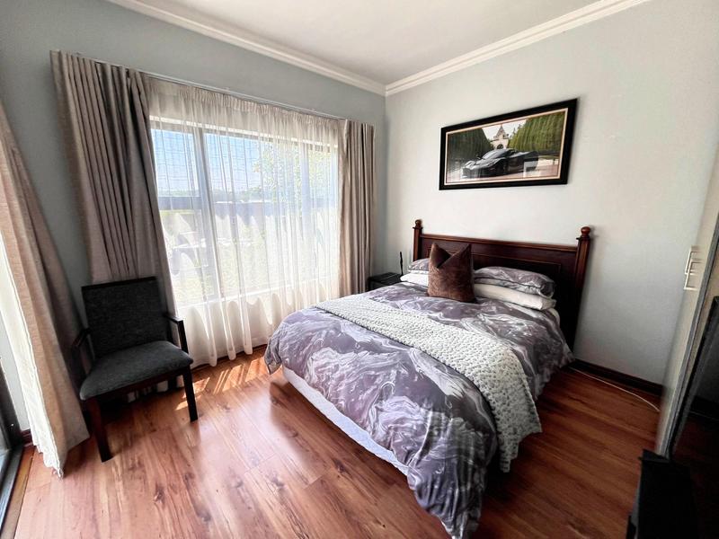 5 Bedroom Property for Sale in Stone River Estate Gauteng