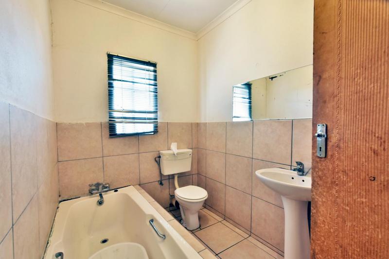 3 Bedroom Property for Sale in Brackenhurst Gauteng