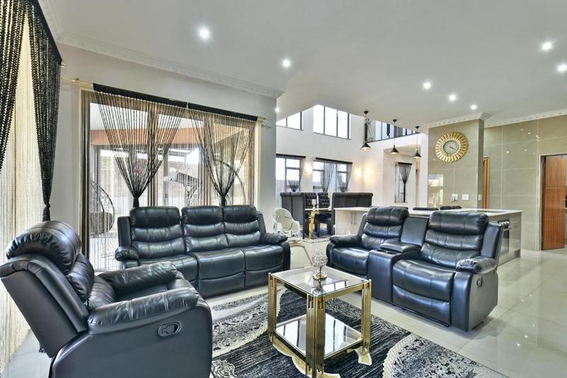 4 Bedroom Property for Sale in Mulbarton Gauteng