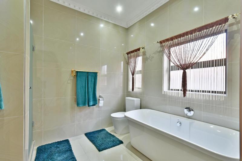 4 Bedroom Property for Sale in Mulbarton Gauteng