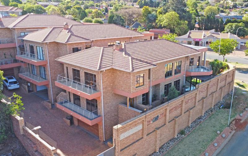 4 Bedroom Property for Sale in Mulbarton Gauteng