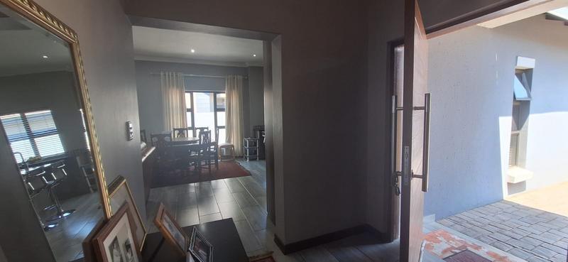 3 Bedroom Property for Sale in Midstream Ridge Gauteng
