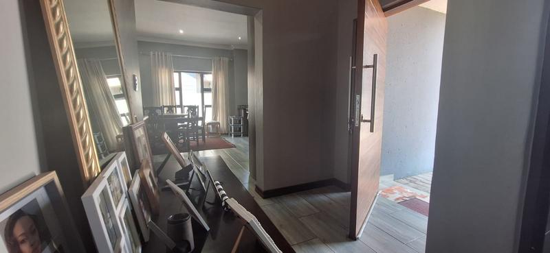 3 Bedroom Property for Sale in Midstream Ridge Gauteng