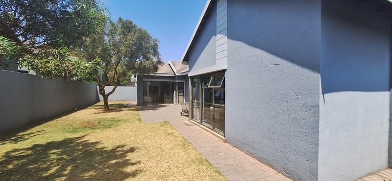 3 Bedroom Property for Sale in Midstream Ridge Gauteng