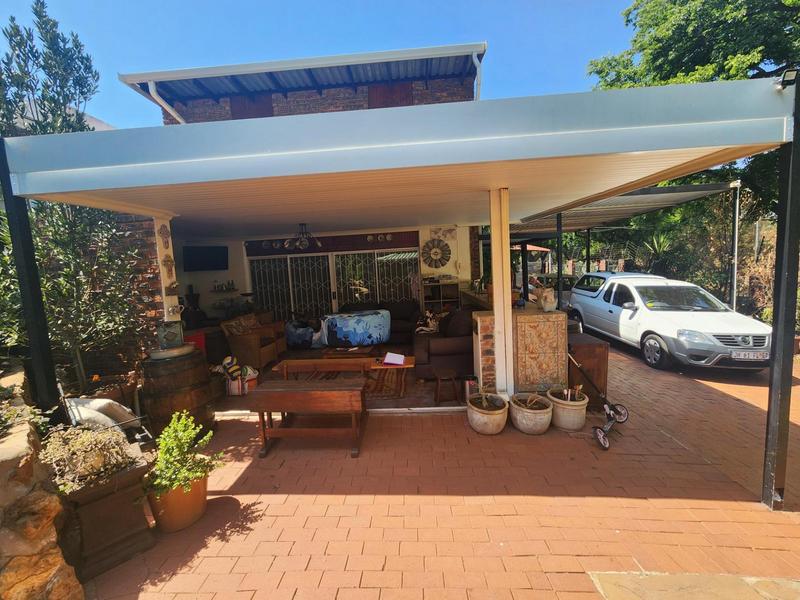 6 Bedroom Property for Sale in Waterkloof Ridge Gauteng