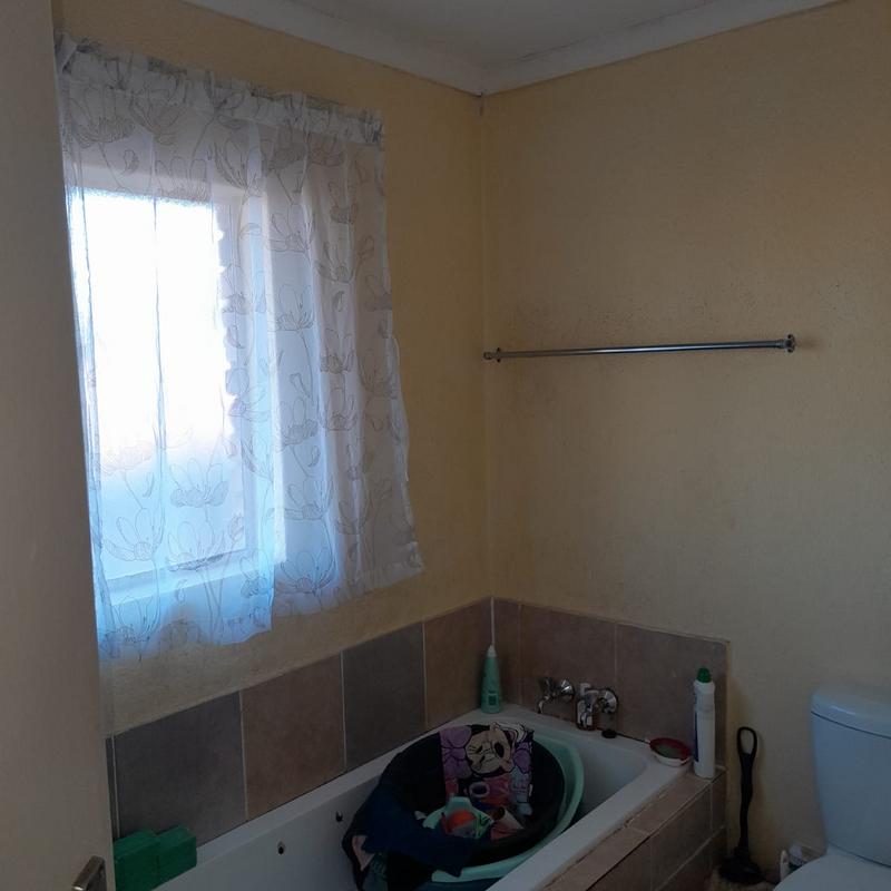 2 Bedroom Property for Sale in Olievenhoutbosch Gauteng