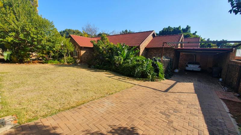 4 Bedroom Property for Sale in Amandasig Gauteng