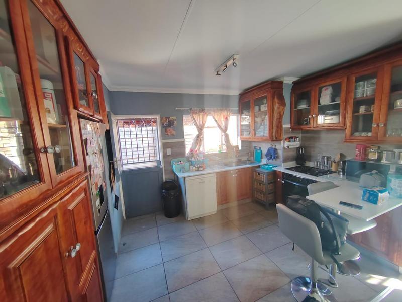 3 Bedroom Property for Sale in Dorandia Gauteng