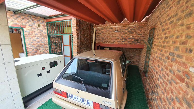 3 Bedroom Property for Sale in Florauna Gauteng