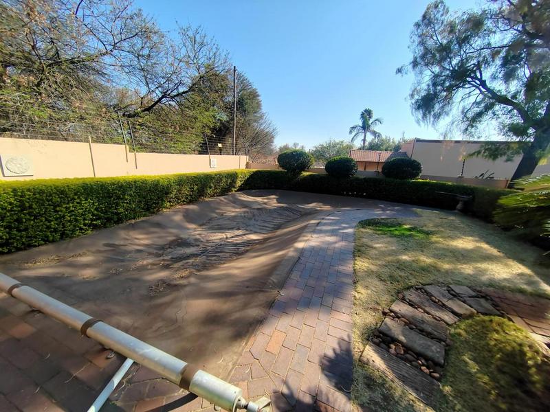 4 Bedroom Property for Sale in Florauna Gauteng